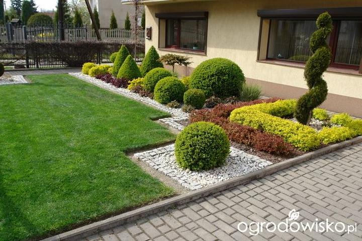 Oświetlenie w ogrodzie