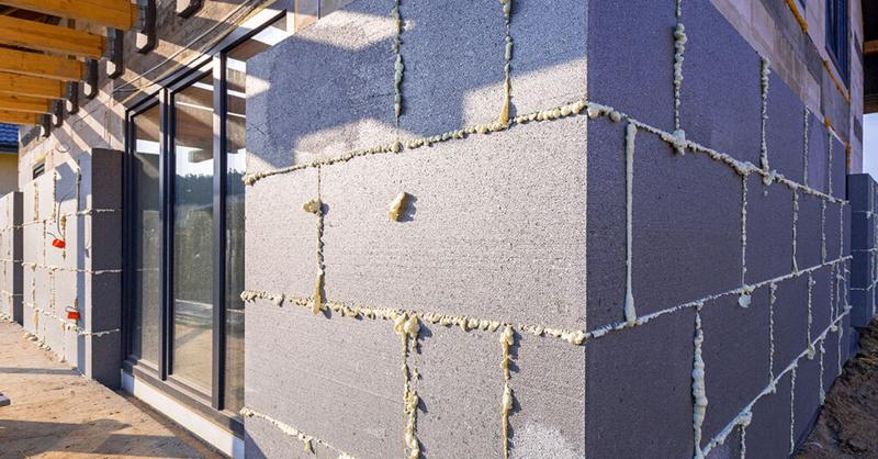 Jak obliczyć ile styropianu na elewację – praktyczny przewodnik po potrzebnej ilości i grubości