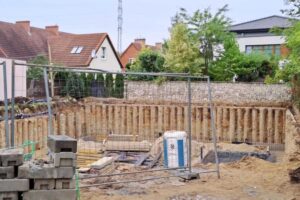 Jak obliczyć ilość stali na fundament 100 m2? Kluczowe informacje, które warto znać