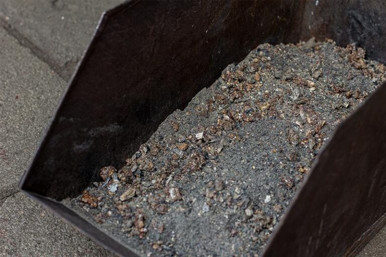 Skuteczne sposoby na likwidację spieków w piecu na ekogroszek – praktyczne porady