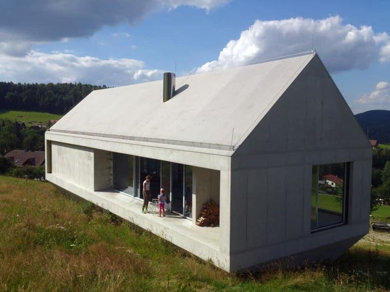 Betonowy dach skośny