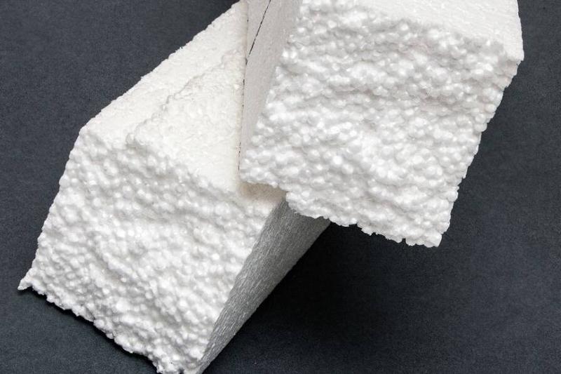 Porównanie materiałów izolacyjnych