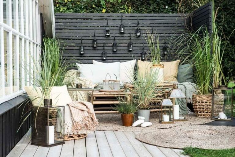 Boho w Twoim ogrodzie: inspiracje i propozycje na aranżacje balkonów i tarasów