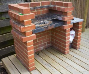 Zbuduj Idealny Grill z Cegieł: Przewodnik po Prostych Krokach do Trwałej Konstrukcji