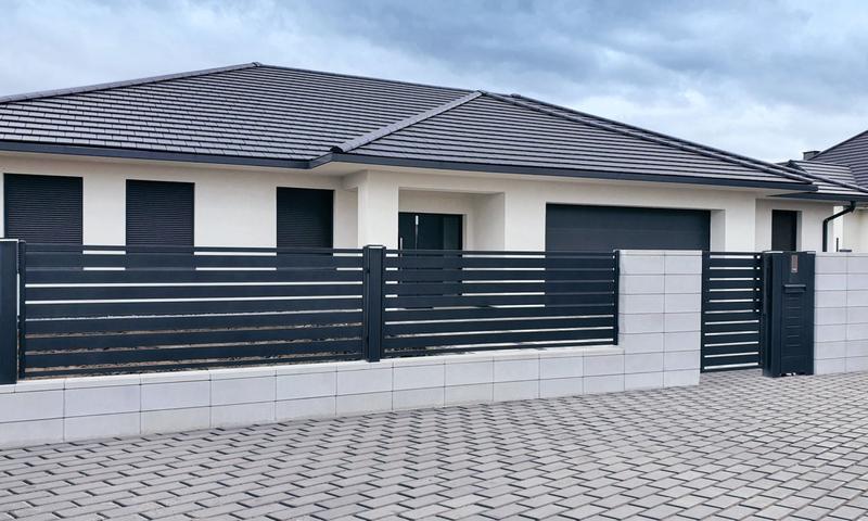 Jak zbudować ogrodzenie domu zgodnie z prawem – praktyczny przewodnik krok po kroku